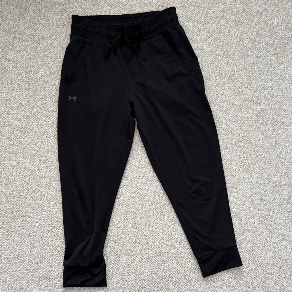 Under Armour Ladies Cropped Black Joggers